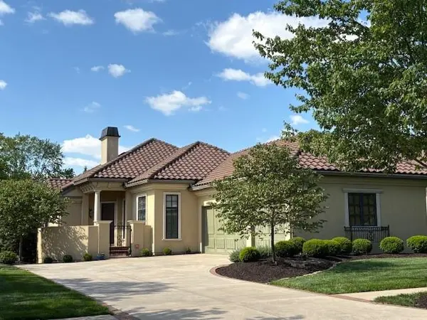 3313 W 138th ST, Leawood, KS 66224