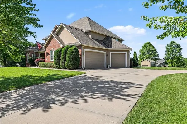 9705 NE JACOB LN, Lee's Summit, MO 64086