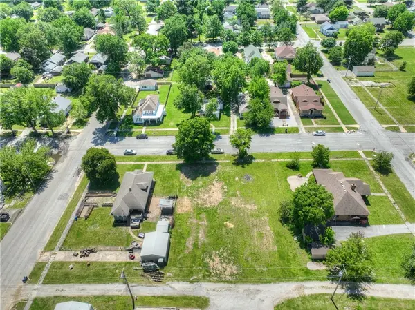 436 E 13th Lot 10 ST, Baxter Springs, KS 66713