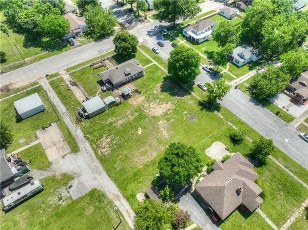 436 E 13th Lot 10 ST, Baxter Springs, KS 66713