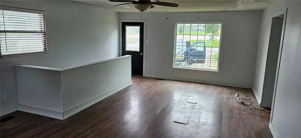 608 E 10th ST, Holden, MO 64040