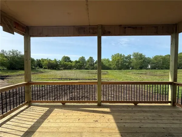 621 E 13th ST, Kearney, MO 64060