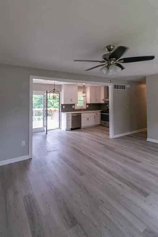 15204 E 48th ST, Kansas City, MO 64136