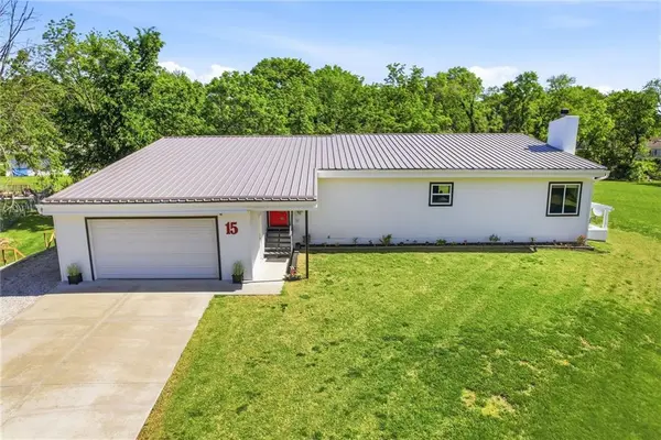 15 NE Johnson ST, Lee's Summit, MO 64063