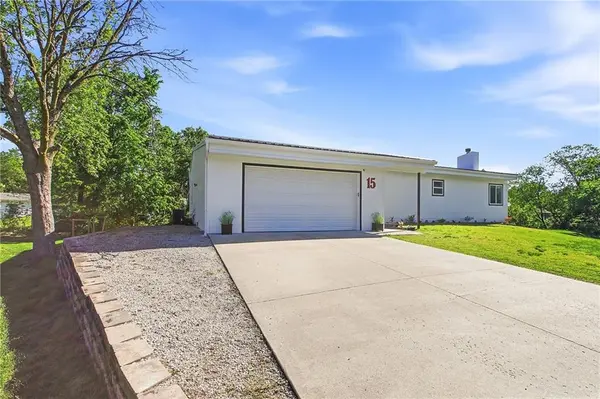 15 NE Johnson ST, Lee's Summit, MO 64063