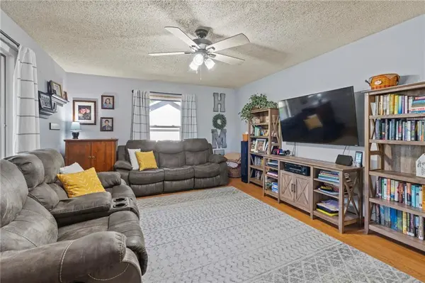 801 Shona DR, Gallatin, MO 64640