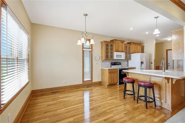 11404 Trevor DR, Peculiar, MO 64078