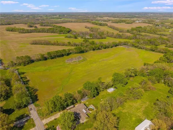 701 S Jones RD, Independence, MO 64056