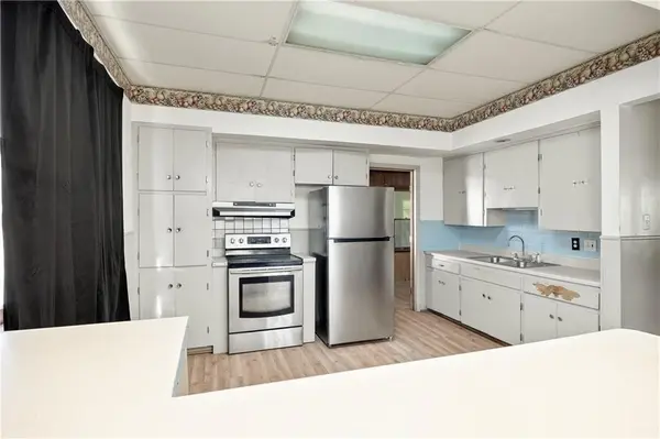 922 S 15th ST, St Joseph, MO 64503