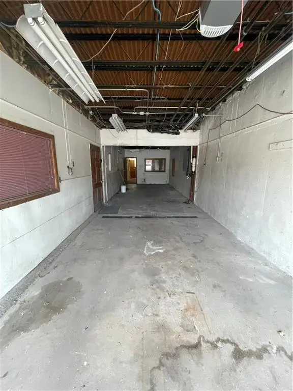 7300-E/F Raytown RD, Raytown, MO 64133