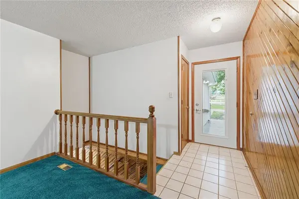 10604 E 240th ST, Peculiar, MO 64078