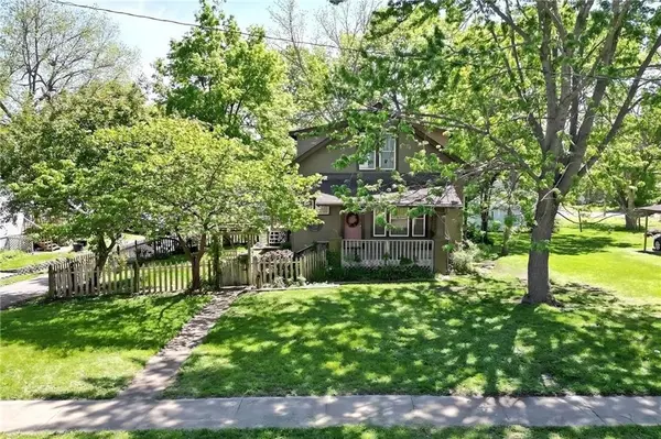 301 W Washington ST, Harrisonville, MO 64701