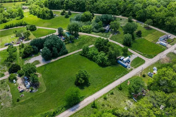 102 Branch DR, Mound City, KS 66056