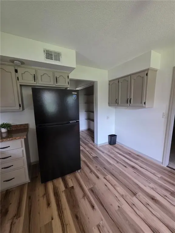 1104 SW MIC-O-SAY DR, Blue Springs, MO 64015