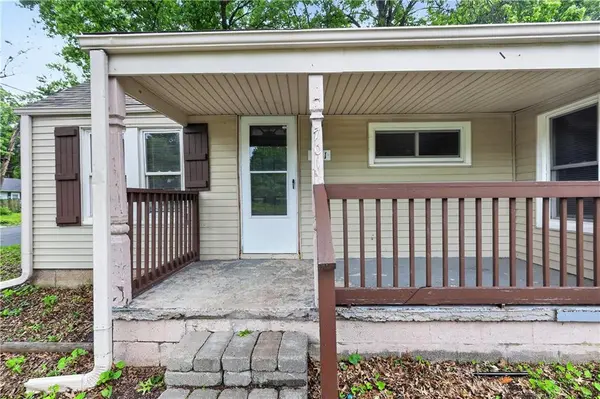 701 W Jones ST, Independence, MO 64052