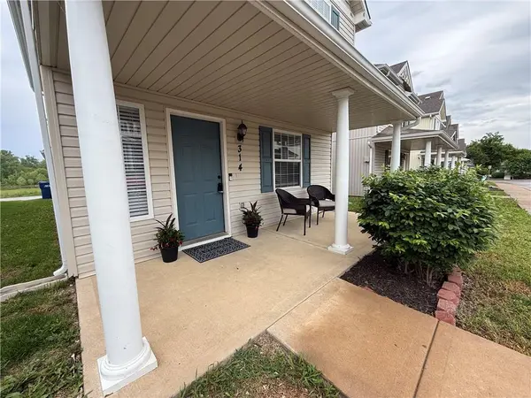 314 NE Coldwater Creek DR, Grain Valley, MO 64029