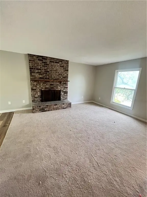 179 SE 431 RD, Warrensburg, MO 64093