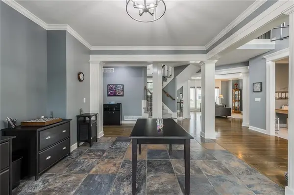 9623 N Crescent CT, Kansas City, MO 64157
