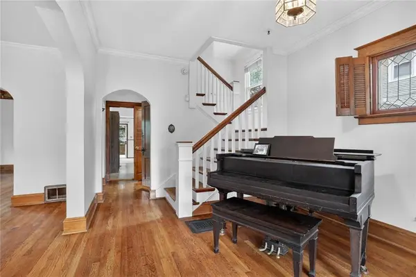 907 W 32nd ST, Kansas City, MO 64111