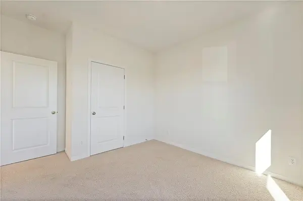 19691 W 201st ST, Spring Hill, KS 66083