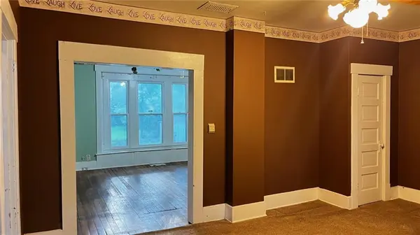 124 N Locust ST, Ottawa, KS 66067