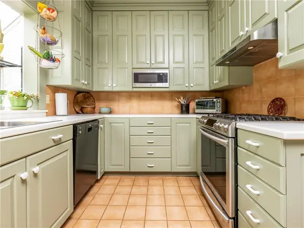 1704 SW Walnut ST, Blue Springs, MO 64015