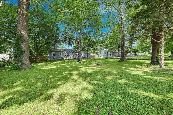 9715 Holmes RD, Kansas City, MO 64131