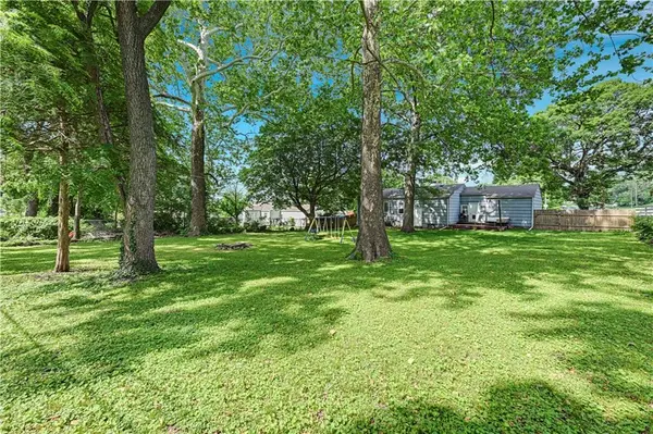 9715 Holmes RD, Kansas City, MO 64131