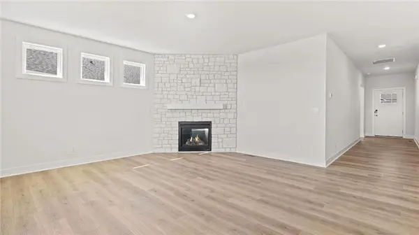 20901 W 188th TER, Spring Hill, KS 66083