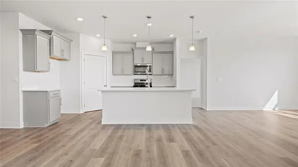 20901 W 188th TER, Spring Hill, KS 66083