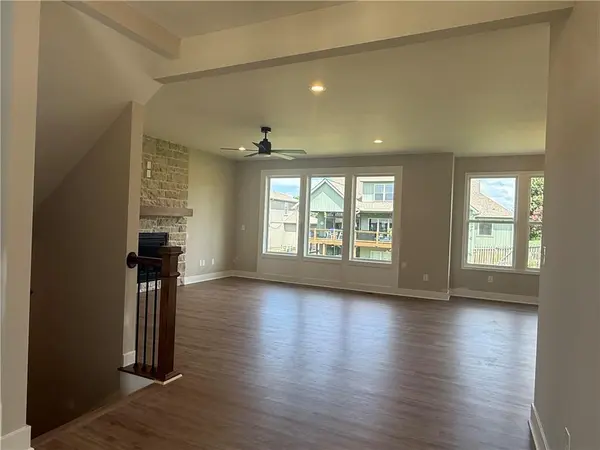 31428 W 85th TER, De Soto, KS 66018