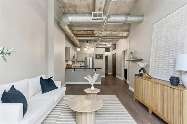 321 W 7th ST #402, Kansas City, MO 64105