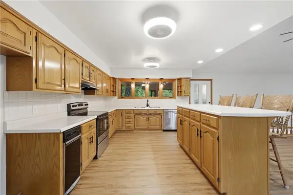 875 Kendall RD, Peculiar, MO 64078
