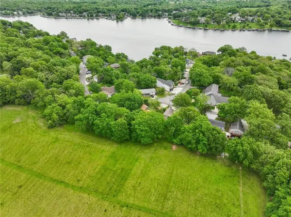 95 M ST, Lake Lotawana, MO 64086