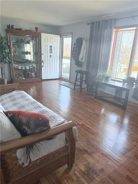 2520 Westminister LN, St Joseph, MO 64503