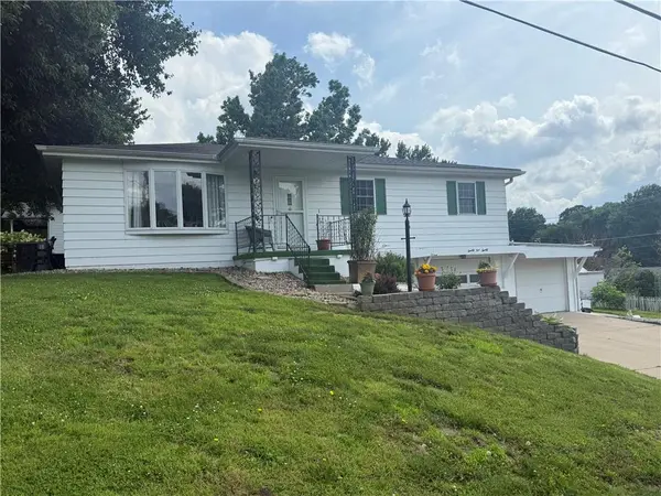 2520 Westminister LN, St Joseph, MO 64503