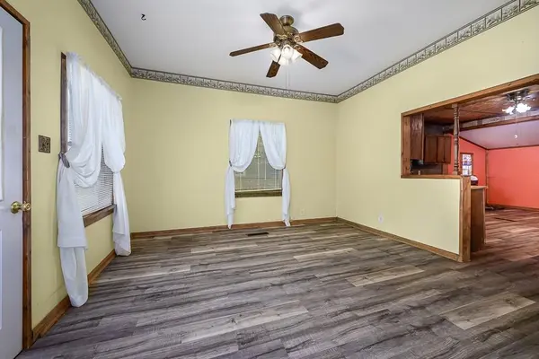 124 Gould ST, Tonganoxie, KS 66086