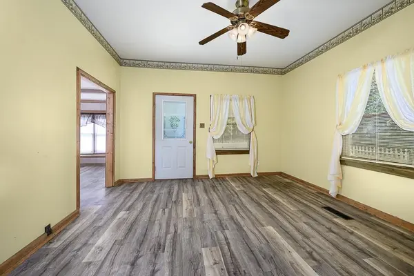 124 Gould ST, Tonganoxie, KS 66086