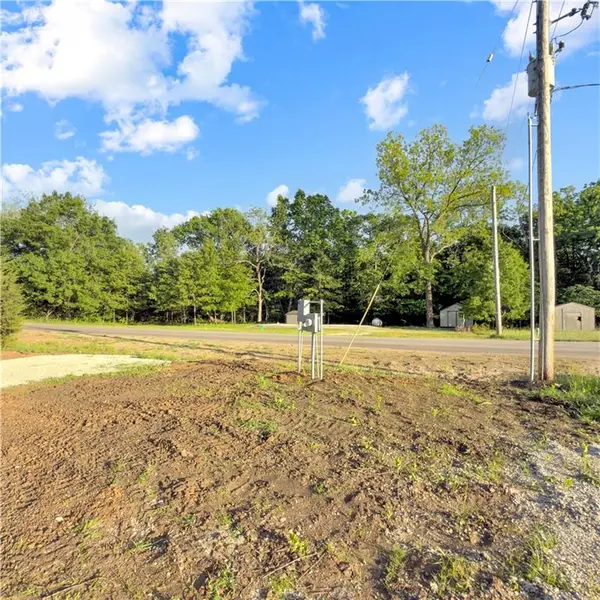 109 Holiday DR, Linn Valley, KS 66040