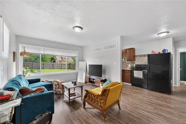 1921 S Ash AVE, Independence, MO 64052
