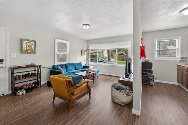 1921 S Ash AVE, Independence, MO 64052