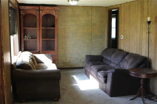 515 NW 5th ST, Hardin, MO 64035