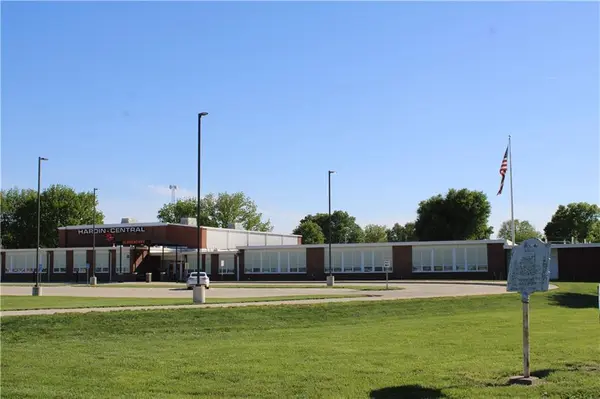 515 NW 5th ST, Hardin, MO 64035