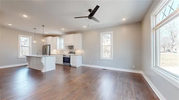 2110 Ashland AVE, St Joseph, MO 64506