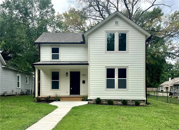 723 Arkansas ST, Lawrence, KS 66044
