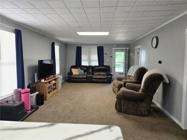 422 W 9th ST, Pittsburg, KS 66762
