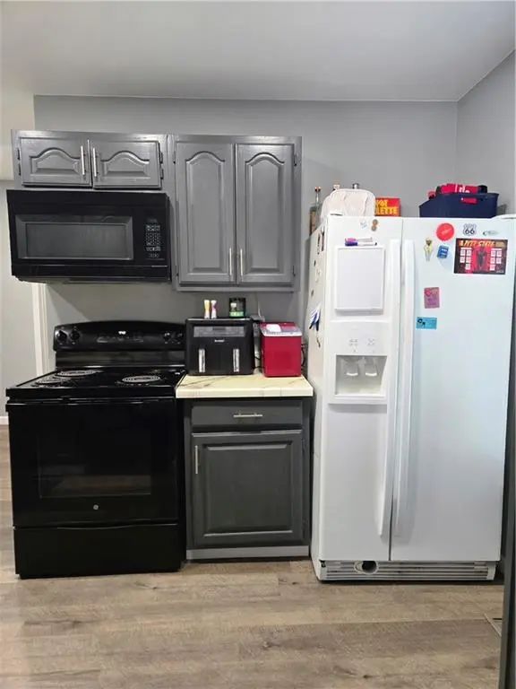422 W 9th ST, Pittsburg, KS 66762