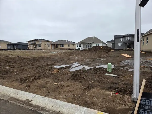 17385 W 169th PL, Olathe, KS 66062