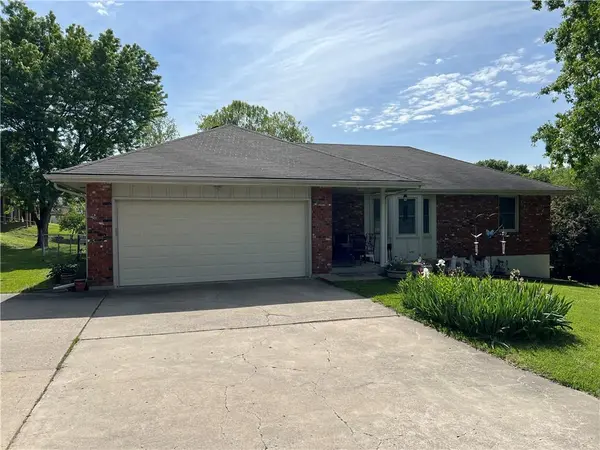 5909 N Broadway ST, Gladstone, MO 64118