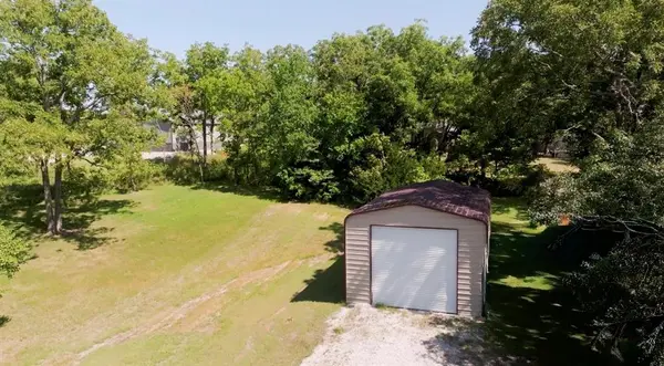 262 W Sugar Lake DR, Mound City, KS 66056